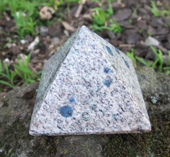 LARGE RARE K2 Stone Pyramid - Image 2