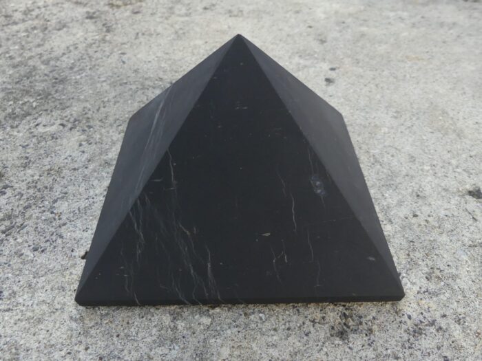 Unpolished Shungite Pyramid 10cm 620gm to 700gm - Image 4