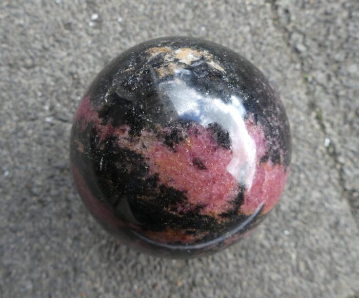 Rhodonite Sphere 7.2cm - Image 3