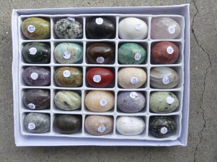 Gift Box 25 Small Eggs - Image 6