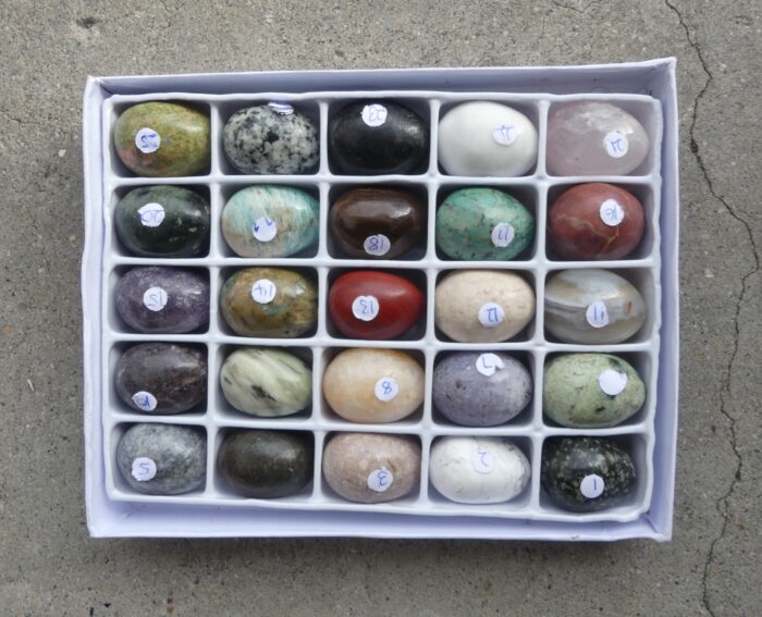 Gift Box 25 Small Eggs