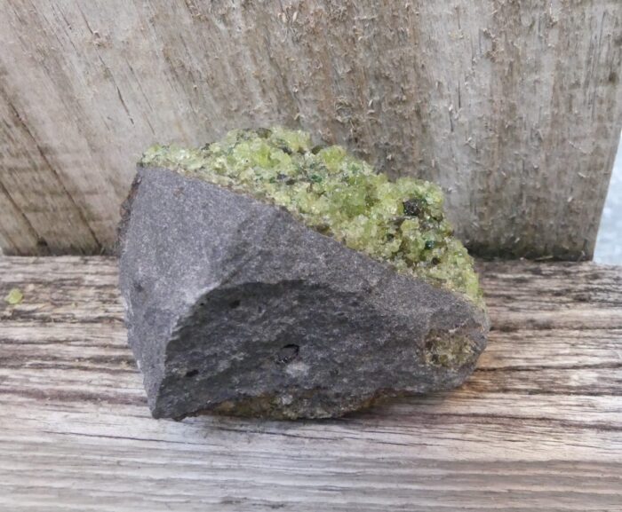 Peridot Bomb on Basalt - Image 5