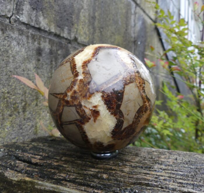Large Septarian Sphere 1.020kg - Image 4